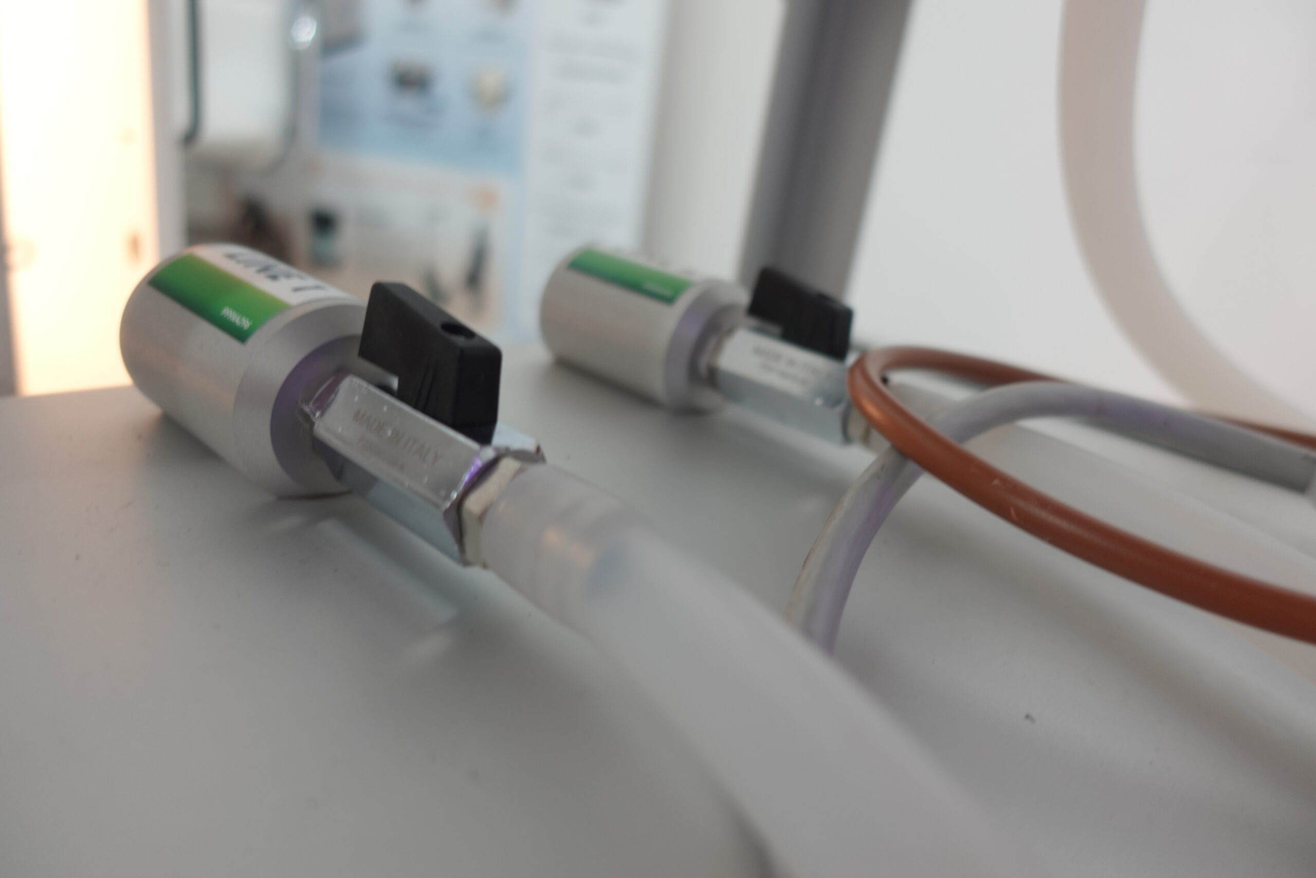 SKYPOST X DUO — pobornik pyłu zainstalowany w terenie