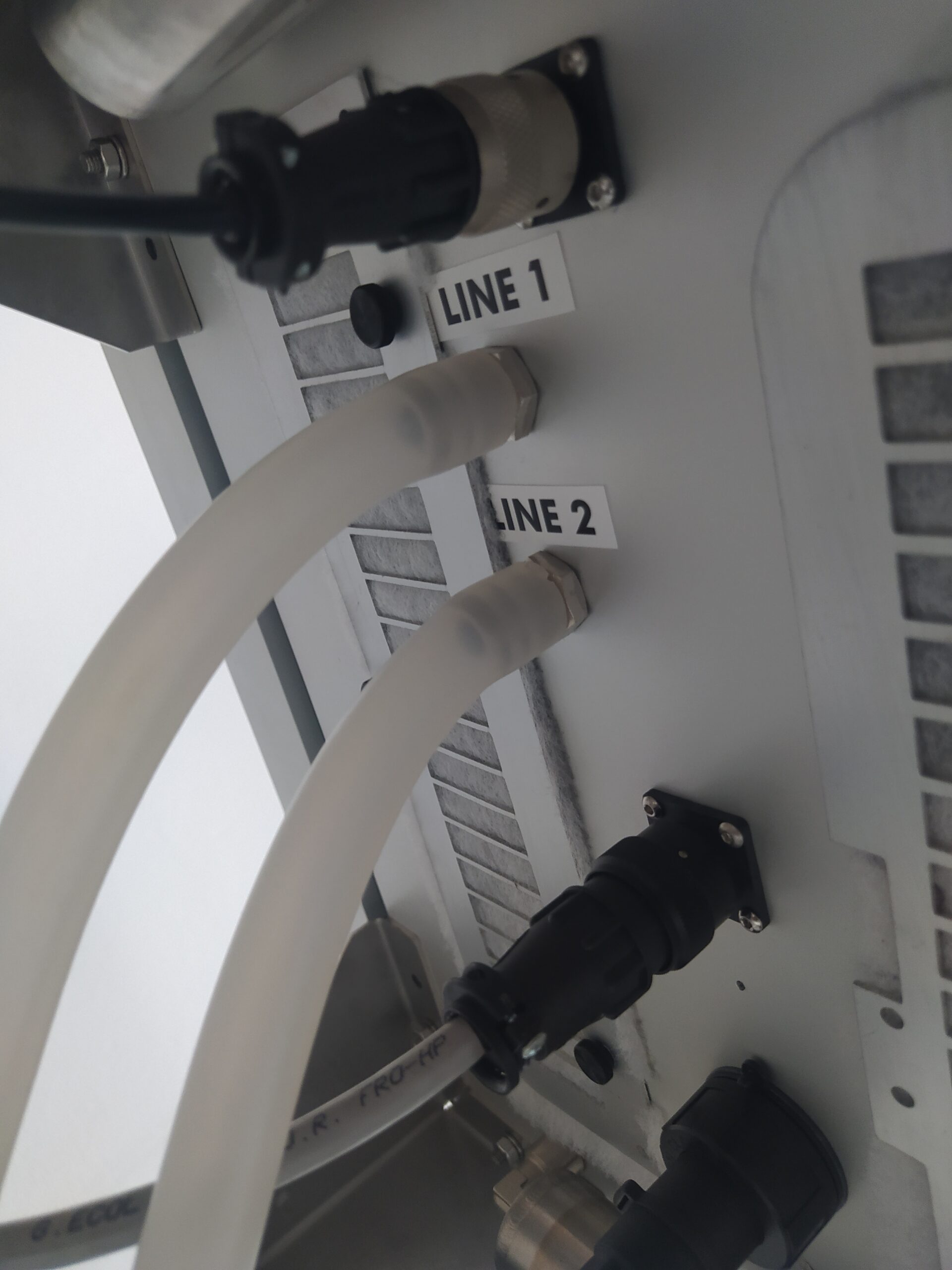 SKYPOST X DUO — instalacja pobornika pyłu w terenie